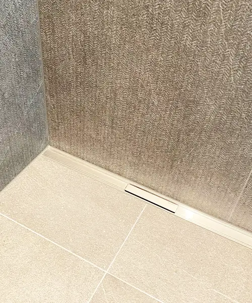 Duschrinnen mit Kittecke und Bodenabdichtung